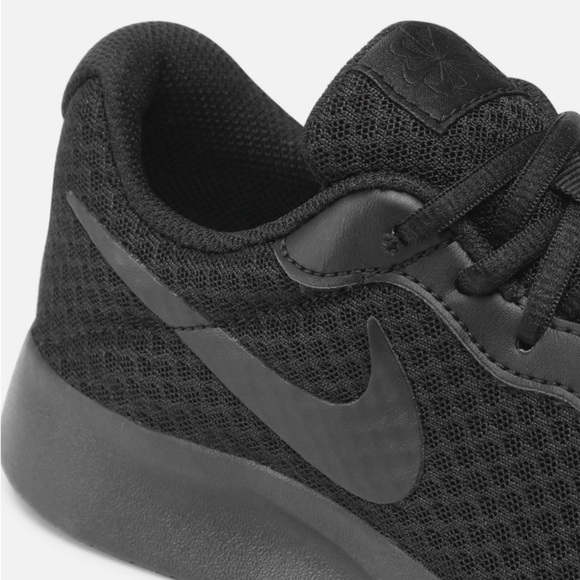 ❌SOLD❌ ❇️NWT❇️ Women’s Nike Tanjun Sneakers - Picture 5 of 8